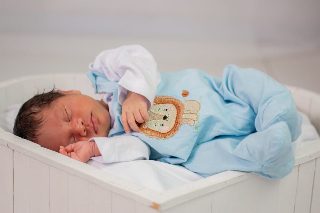 Waarom een veilige en comfortabele slaapomgeving essentieel is voor jouw peuter Waarom een veilige en comfortabele slaapomgeving essentieel is voor jouw peuter
